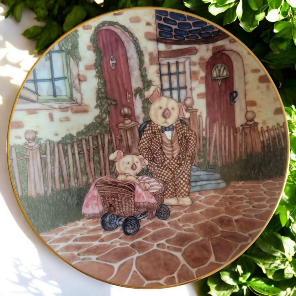 Vtg 1984 Lovable Teddies Plate Collection Sunday Stroll Plate Michael Hague Gold